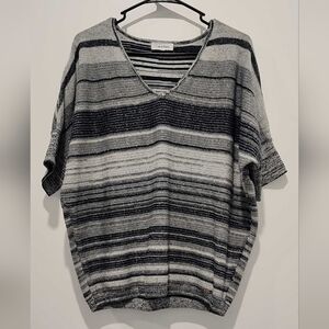 Calvin Klein Women's Blue and Gray V-Neck Sweater